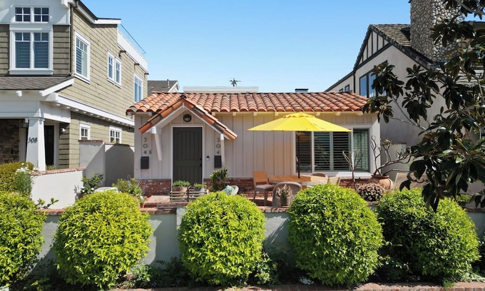 Corona del Mar Maison | Luxury Coastal Home - Steps to the Sand
