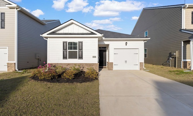 Graniteville Maison | Near I-20, located within walking distance of Starbucks, Arby's, and many others
