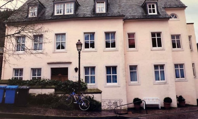 Neuerburg Appartement | Fewo Südeifel - apartment/apartment, shower, WC, 1 bedroom