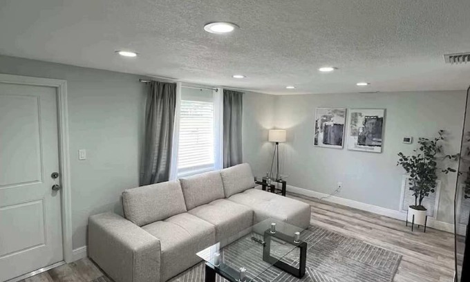 Palm Terrace Estates Maison | Open Home Suites - 3 bed 1 bath