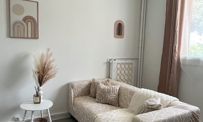 Toulon Appartement | T3 à 3min à pied de la gare TGV - Cosy - Lumineux - Fonctionnel - Parkings