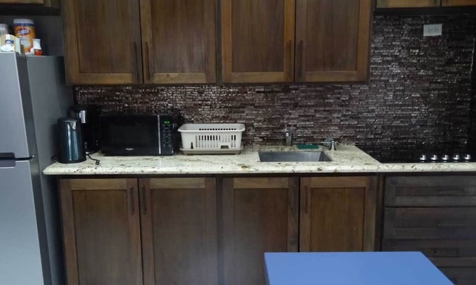 Arima Appartement | Cozy 1-bedroom apartment with WiFi, AC in gated community in Arima. Adults only