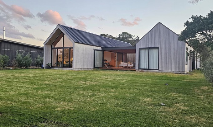 Whangapoua Maison | Awa Coastal Home - Architecturally designed I Whangapoua I New Chums Beach