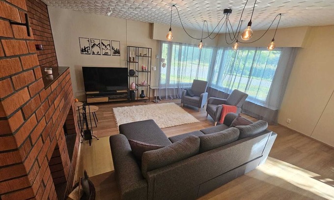 Mikkeli Maison | House in Haukivuori center with WiFi . Center – Walk to Lake, Restaurant & More