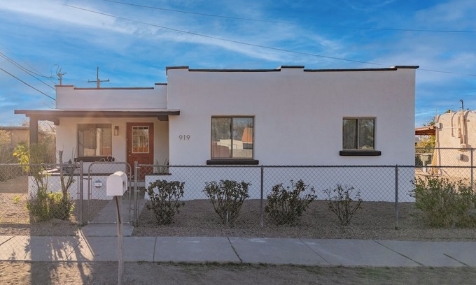 Barrio Hollywood Maison | Charming 2-bedroom house with WiFi, AC in lovely Tucson