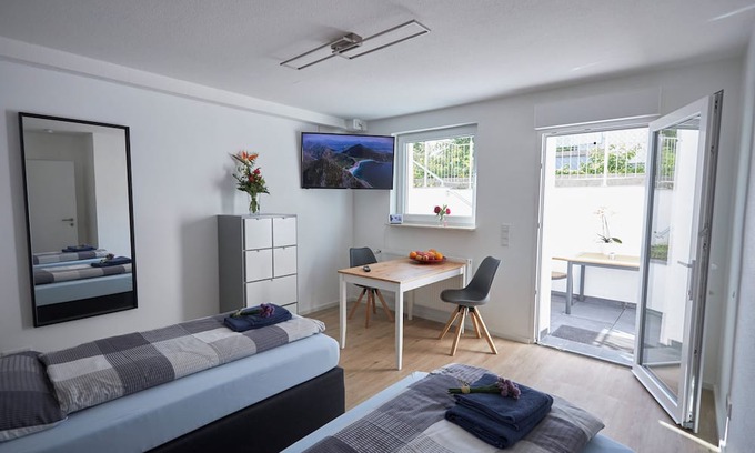 Offenbach am Main Appartement | Garden-level apartment with terrace