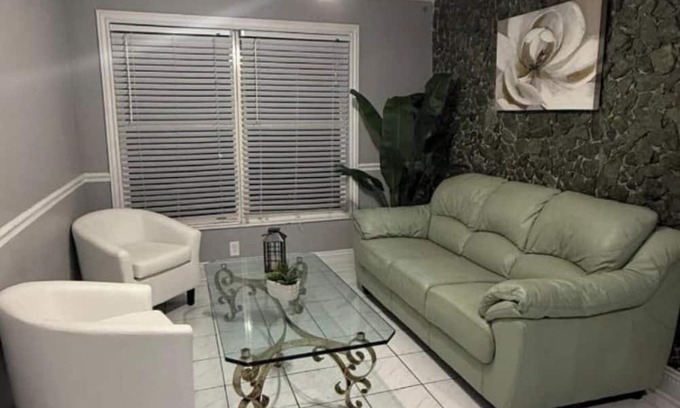 Margate Appartement | 1-bedroom apartment in welcoming Margate our charming private suite apartment