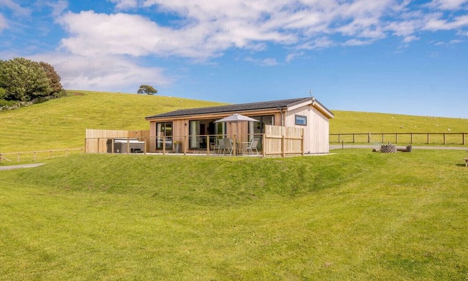 Sandyhills Maison | Hazel Lodge At Bengairn