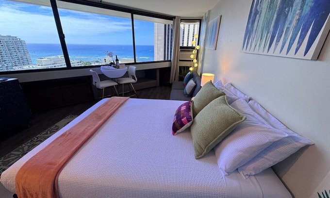 Waikiki Appartement | Romantic View walk to beach*shopping* Friday fun