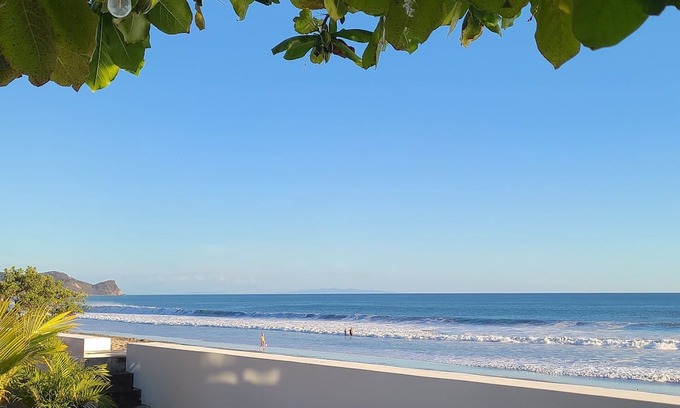 Jiquelite Maison | Casa Ohana: Beachfront Family Retreat w/Pool, Ocean Views & Steps to the Beach