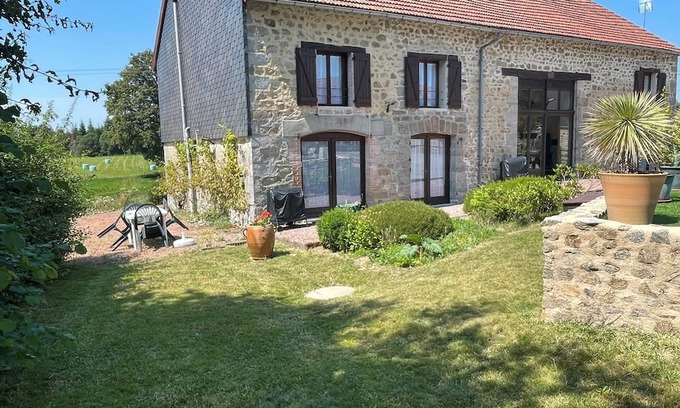Saint-Dizier-Leyrenne Maison | Gîte Le Roseau à la campagne avec piscine
