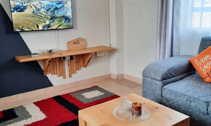 Sagana Maison | 1 bedroom glamorous, cozy stay in Sagana Town,fast Wi-Fi & Secure parking.