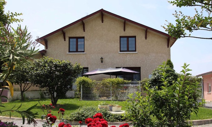 Lahosse Maison | Homerez - Cozy House with Garden in Lahosse