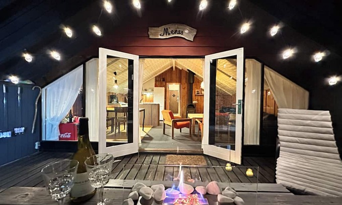 Ansager Cabine | Unique forest cabin by the lake | Near Legoland & Lalandia