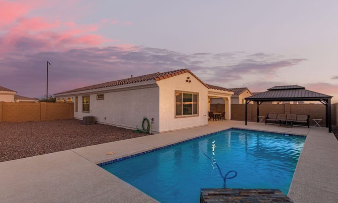 Buckeye Maison | This house is a 3 bedroom(s), 2 bathrooms, located in Buckeye, AZ.