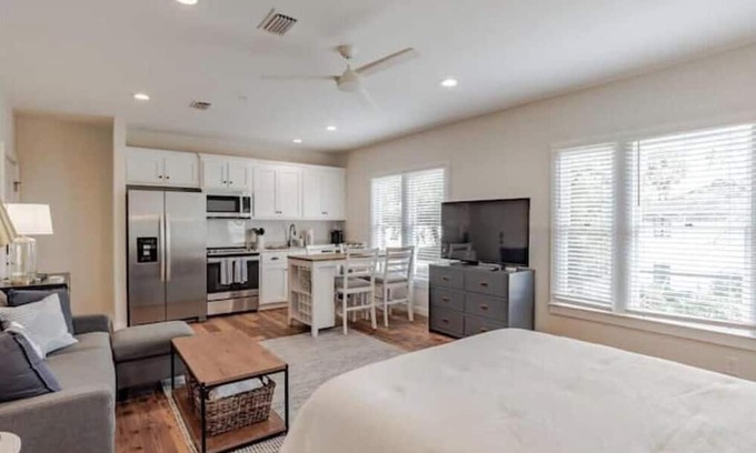 Hannon Park Appartement | Fantastic studio in Leinkauf Historic District!