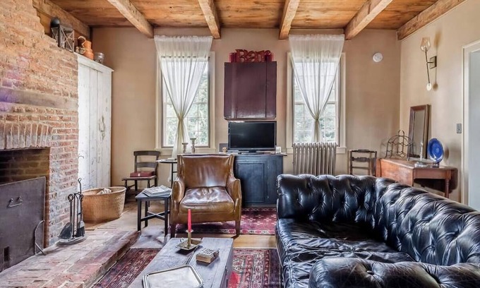 Coxsackie Autre | Explore the Woodland Areas at Circa 1804 Farmhouse