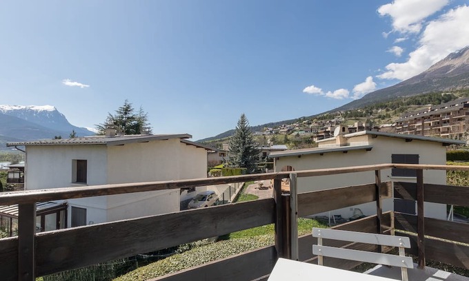 Embrun Appartement | Les 4 Soleils - Jolie vue montagnes