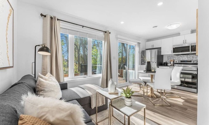 Niagara Falls Appartement | NEW Stylish 2BR Suite | 7 Mins to Falls | Sleeps 6