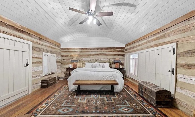 Augusta Cabine | Rustic Augusta Cabin by StayLage