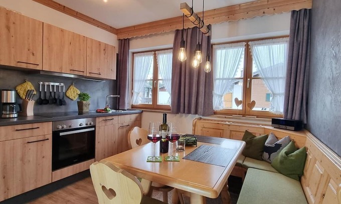 Kruen Appartement | Krottenkopf apartment "No. 1"/1 bedroom/shower, WC - Alpenparadies, guest house