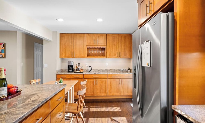 Renton Maison | Spacious 4-bedroom house with WiFi in peaceful Renton