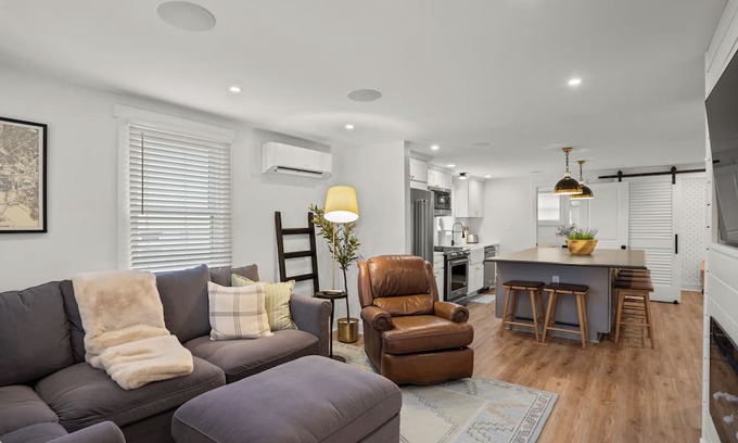 Lutherville Timonium Maison | Inviting Escape Bursting w/Elegance & Style