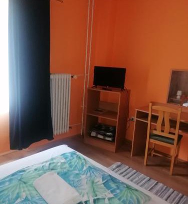 Komlo Hôtel | Béke Szálló