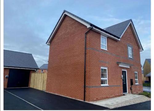 Leyland Maison | Luxurious Leyland Retreat with 5 Bedrooms