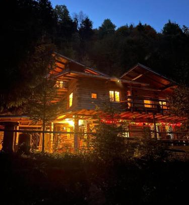 Maguri-Racatau Chalet De Ski | Rustic Chalet in the mountains of Transylvania