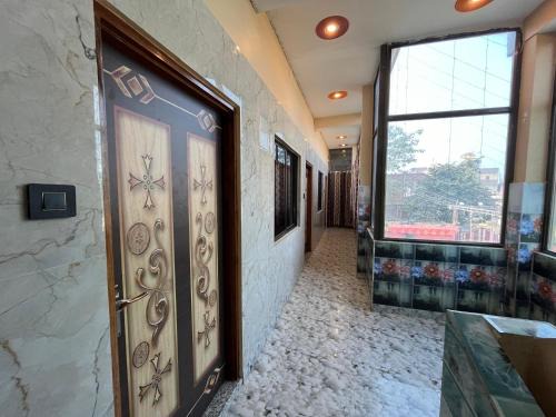 Varanasi Lit Et Petit-Déjeuner | SDM Guest house & Banquet Hall