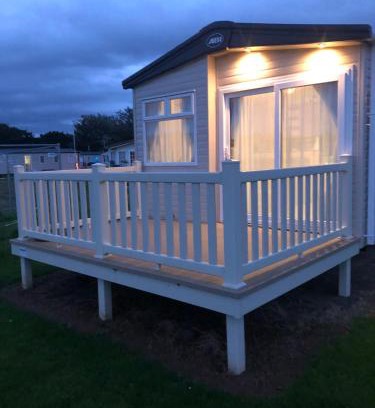 Girvan Autre | Lovely Caravan