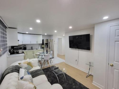 Laval Appartement | Bel appartement moderne et propre, zone calme