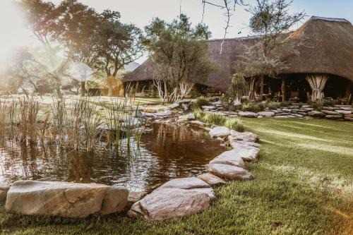 Windhoek Cabine | Okapuka Safari Lodge