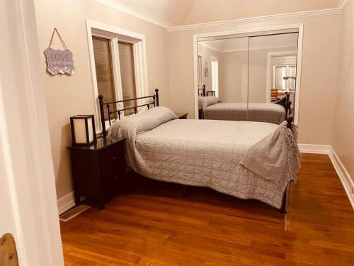 Shrewsbury Chalet De Ski | Only Minutes to Downtown Webster Groves