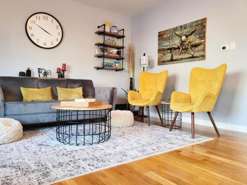 Cold Lake Maison | Cold Lake Retreat - 5 min walk to the beach & marina! (Pet Friendly)