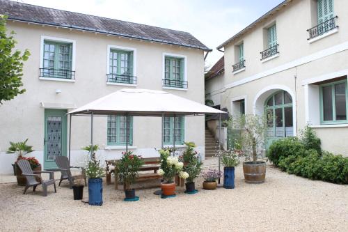 La Roche-Posay Appartement | Quelques Fleurs